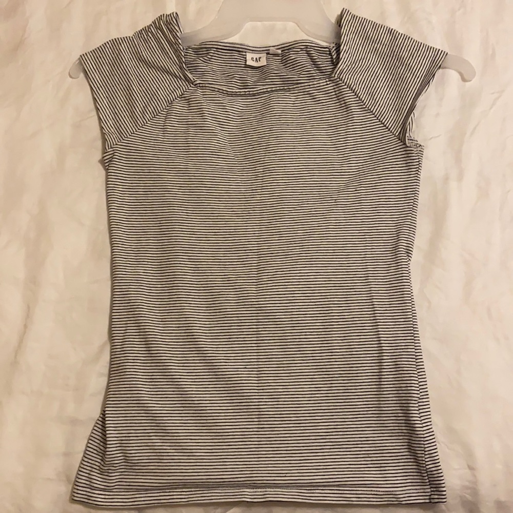 Black and White Striped Cute Top!